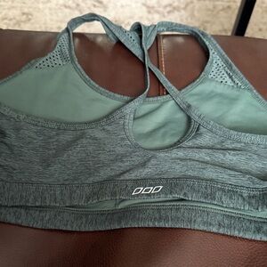 Seamless Green Sports Bra